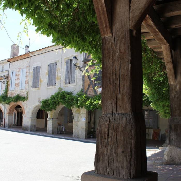 Photo de Huizen, Stadhuisplein in Dunes